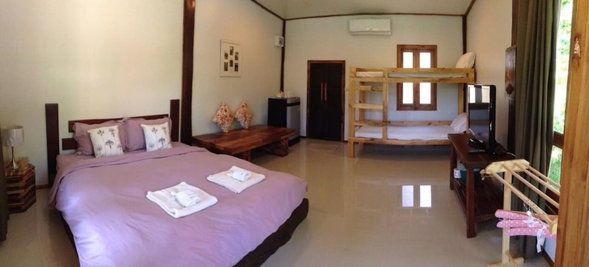 Imagen de la habitación del Hotel Banmaihom Amphawa. Foto 5