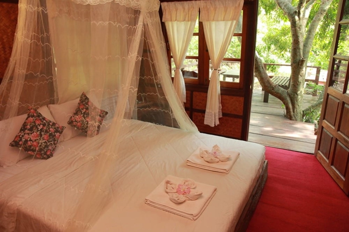 Imagen de la habitación del Hotel Banmaihom Amphawa. Foto 7