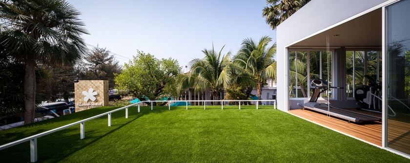 Imagen de los interiores del Hotel Bann Pantai Resort. Foto 15