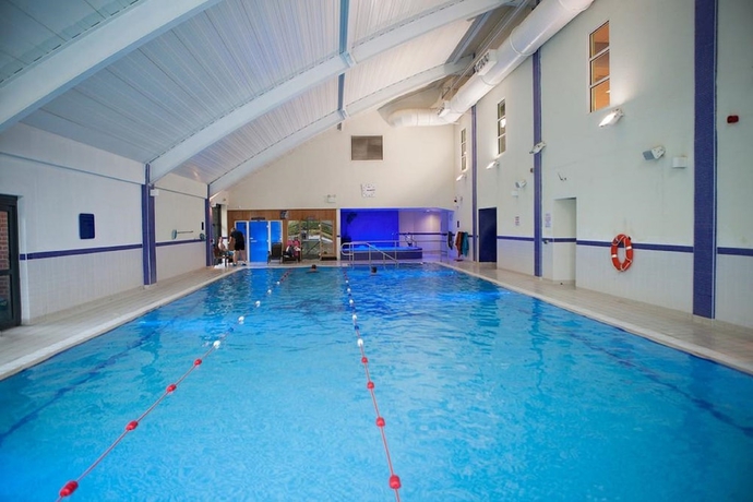 Imagen de la piscina del Hotel Bannatyne Spa Hastings. Foto 18