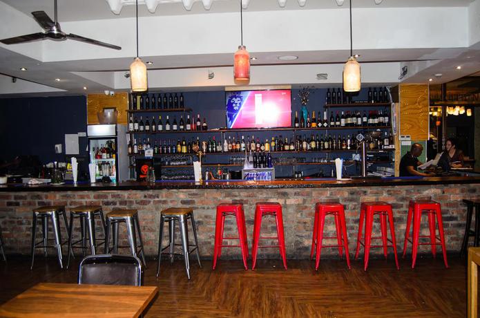 Imagen del bar/restaurante del Hotel Bannister. Foto 2