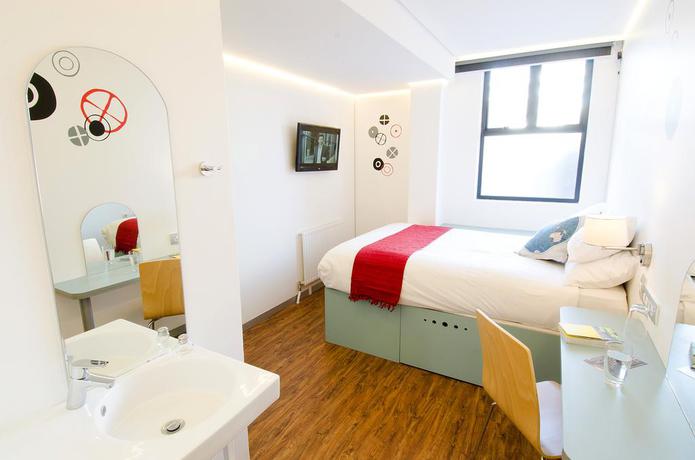 Imagen de la habitación del Hotel Bannister. Foto 5