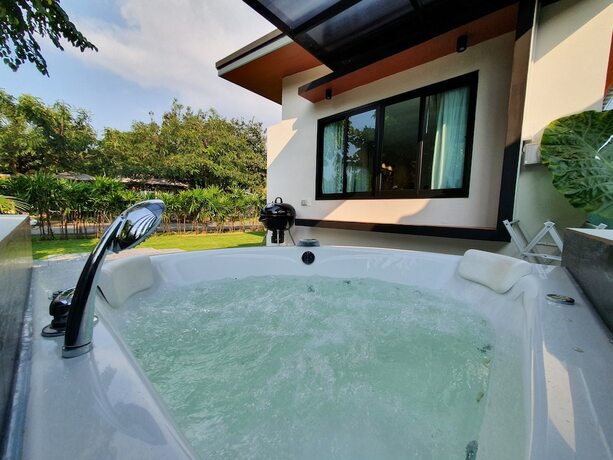 Imagen general del Hotel Bannjamjuree Resort Sattahip. Foto 6