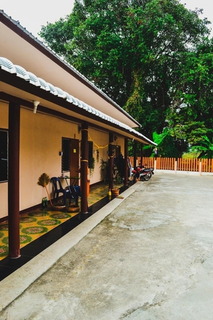 Imagen de los exteriores del Hotel Bannkrithamed Chiangmai. Foto 15
