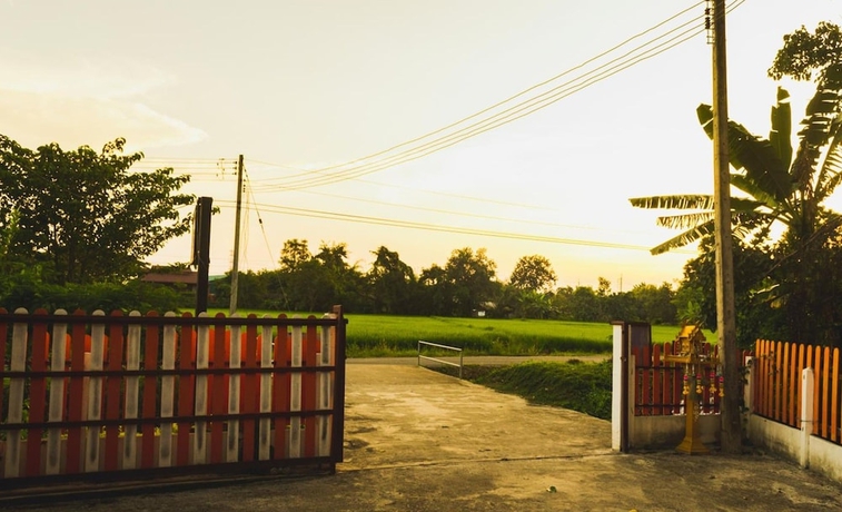 Imagen de los exteriores del Hotel Bannkrithamed Chiangmai. Foto 16