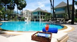 Imagen de la piscina del Hotel Bannpantai Resort. Foto 17