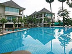 Imagen de la piscina del Hotel Bannpantai Resort. Foto 18