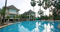 Imagen de la piscina del Hotel Bannpantai Resort. Foto 19