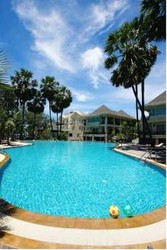 Imagen de la piscina del Hotel Bannpantai Resort. Foto 21