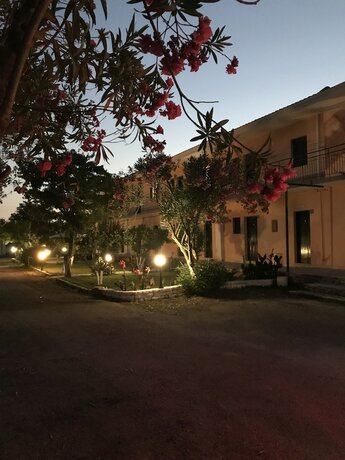 Imagen general del Hotel Banos apartments and swimming pool. Foto 1