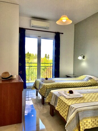 Imagen general del Hotel Banos apartments and swimming pool. Foto 13