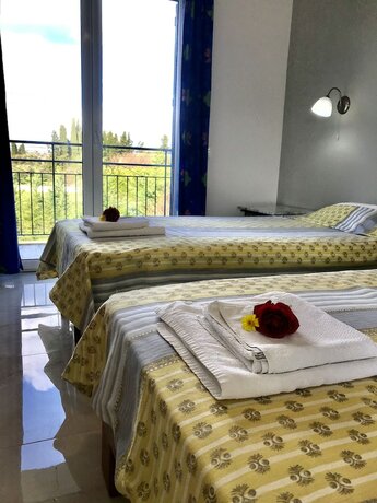 Imagen general del Hotel Banos apartments and swimming pool. Foto 16