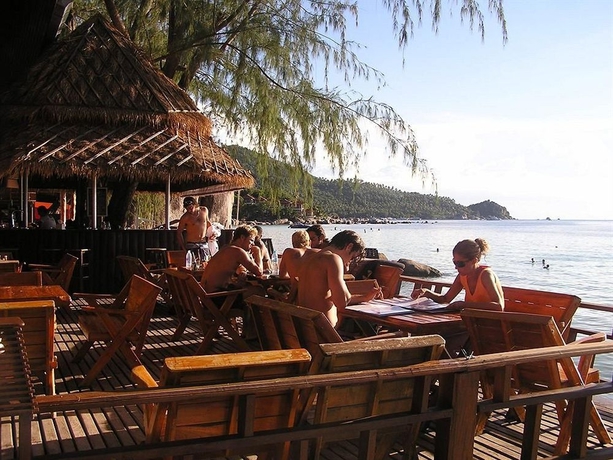 Imagen del bar/restaurante del Hotel Ban's Diving Resort. Foto 2