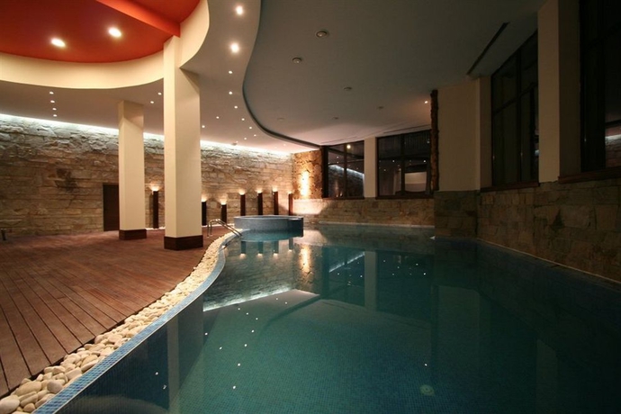 Imagen de la piscina del Hotel Bansko Royal Towers. Foto 10
