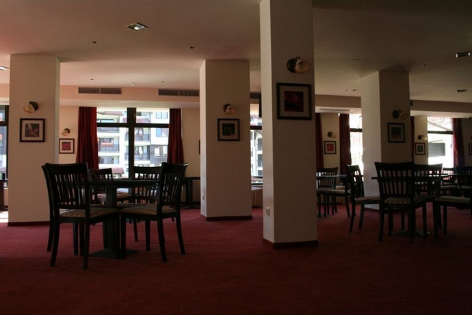 Imagen del bar/restaurante del Hotel Bansko Royal Towers. Foto 3