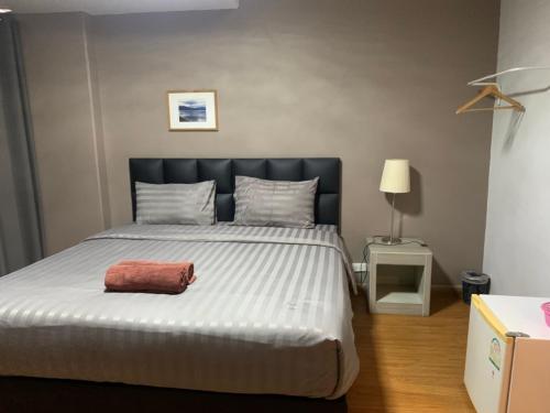 Imagen de la habitación del Hotel Bansuay Bangkadi. Foto 19