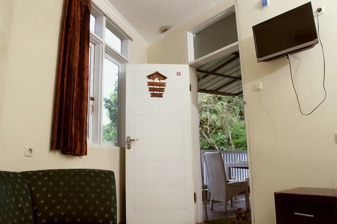 Imagen general del Hotel Bantal Guling Villa Bandung. Foto 8