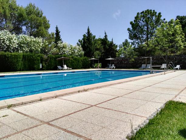 Imagen de la piscina del Hotel Banu Rabbah. Foto 15