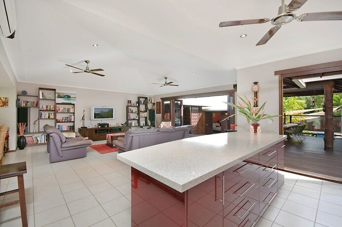 Imagen general del Hotel Banyak Villa. Foto 4