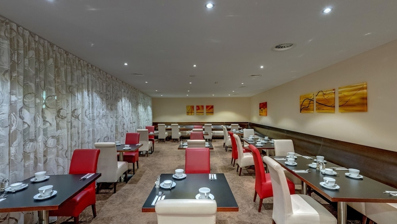 Imagen del bar/restaurante del Hotel Banyan. Foto 4