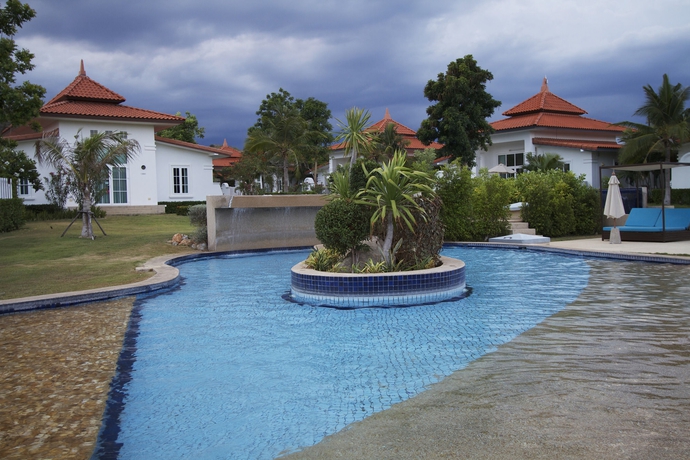 Imagen de la piscina del Hotel Banyan Resort Hua Hin. Foto 15