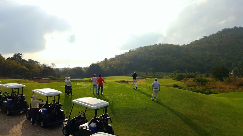 Imagen de los exteriores del Hotel Banyan Resort Hua Hin. Foto 4