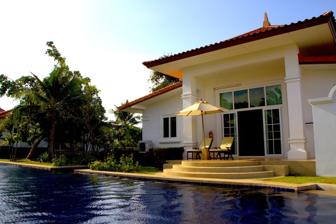 Imagen de la piscina del Hotel Banyan Resort Hua Hin. Foto 16