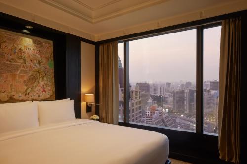 Imagen de la habitación del Hotel Banyan Tree Bangkok. Foto 17