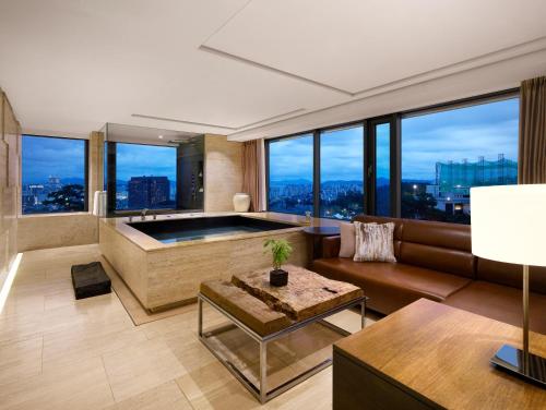 Imagen de la habitación del Hotel Banyan Tree Club and Spa Seoul. Foto 9