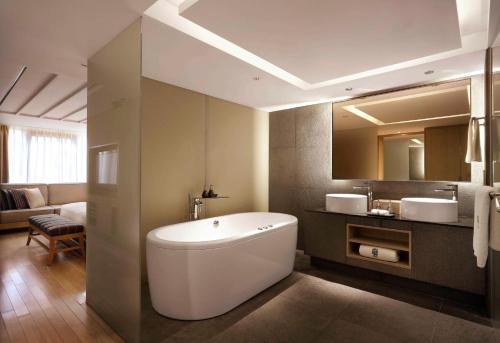 Imagen de la habitación del Hotel Banyan Tree Club and Spa Seoul. Foto 14
