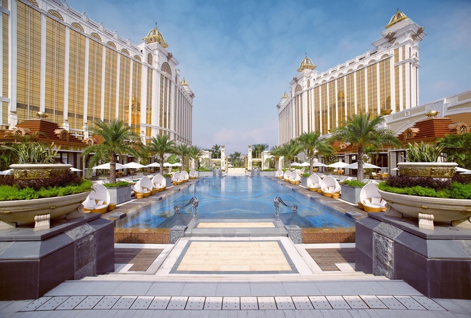 Imagen de la piscina del Hotel Banyan Tree Macau. Foto 13