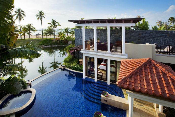 Imagen de la piscina del Hotel Banyan Tree Sanya. Foto 10