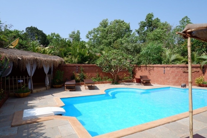 Imagen de la piscina del Hotel Banyan Tree Yoga. Foto 11
