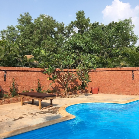 Imagen de la piscina del Hotel Banyan Tree Yoga. Foto 13