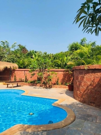 Imagen de la piscina del Hotel Banyan Tree Yoga. Foto 14
