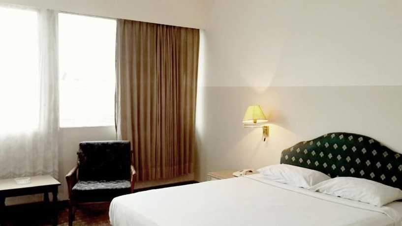 Imagen de la habitación del Hotel Banyuwangi Sintera. Foto 10