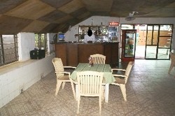 Imagen del bar/restaurante del Hotel Baobab Holiday Resort. Foto 4