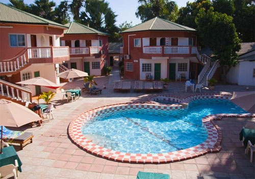 Imagen de la piscina del Hotel Baobab Holiday Resort. Foto 10