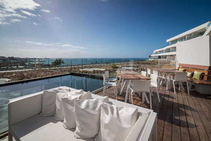 Imagen del bar/restaurante del Hotel Baobab Suites. Foto 7