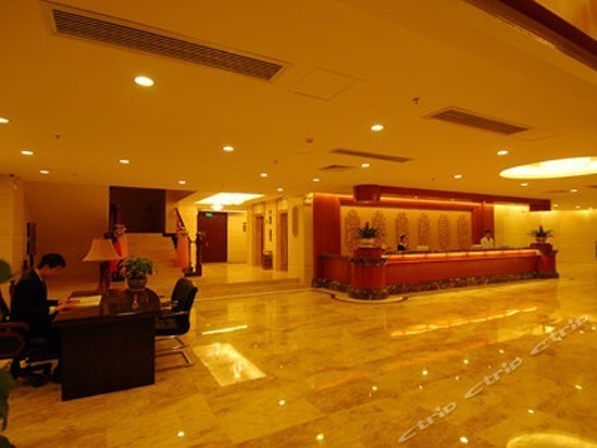 Imagen de la piscina del Hotel Baoyue. Foto 10