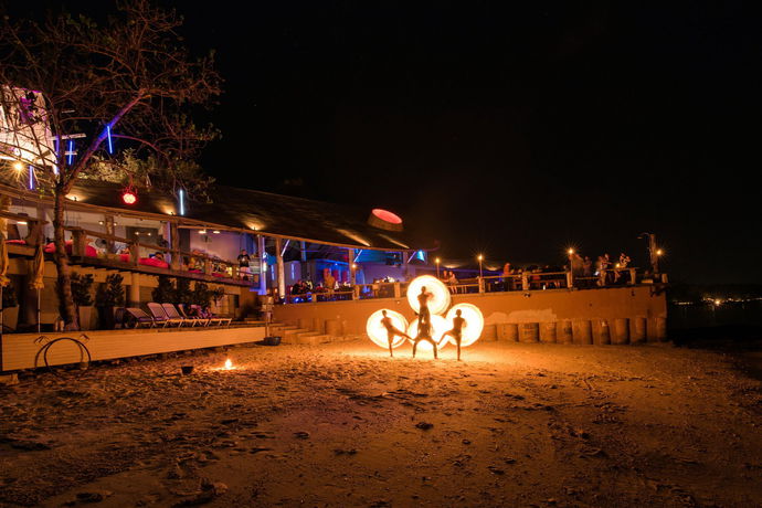Imagen de los exteriores del Hotel Bar And Bed. Foto 16