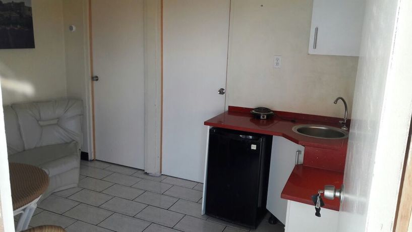 Imagen de la habitación del Hotel Bar Emergency 911. Foto 18