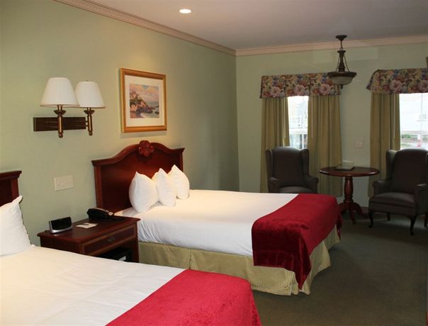 Imagen de la piscina del Hotel Bar Harbor Grand. Foto 16