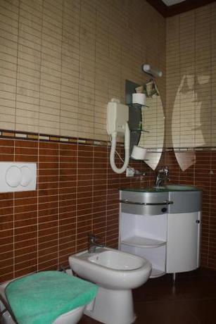 Imagen general del Hotel Bar Restaurant America. Foto 7