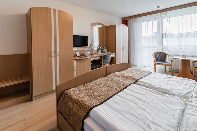 Imagen de la habitación del Hotel Bar&aacute;ts&aacute;g Hajd&uacute;szoboszl&oacute; Superior. Foto 3