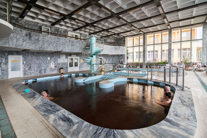 Imagen de la piscina del Hotel Bar&aacute;ts&aacute;g Hajd&uacute;szoboszl&oacute; Superior. Foto 18