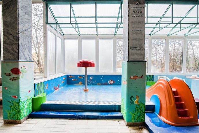 Imagen de la piscina del Hotel Bar&aacute;ts&aacute;g Hajd&uacute;szoboszl&oacute; Superior. Foto 19