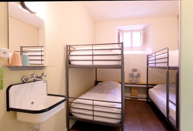 Imagen de la habitación del Hotel Barabas - Hostel. Foto 11