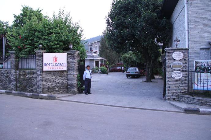 Imagen de los exteriores del Hotel Barahi. Foto 8