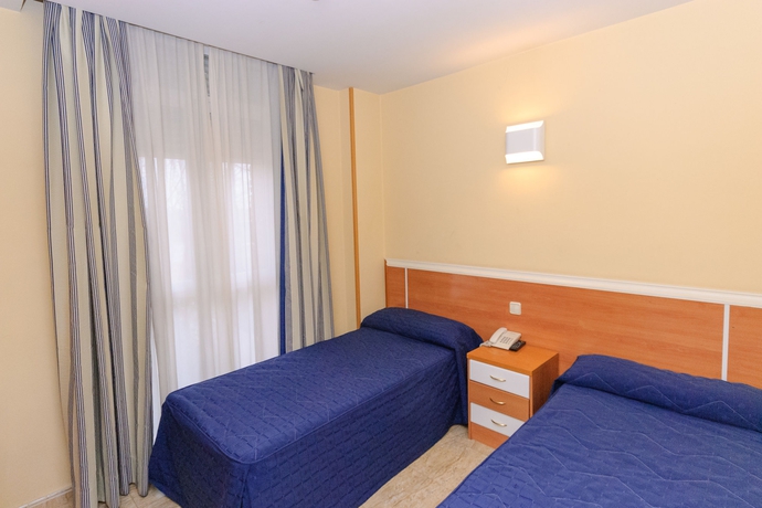 Imagen de la habitación del Hotel Barajas Plaza Madrid. Foto 4